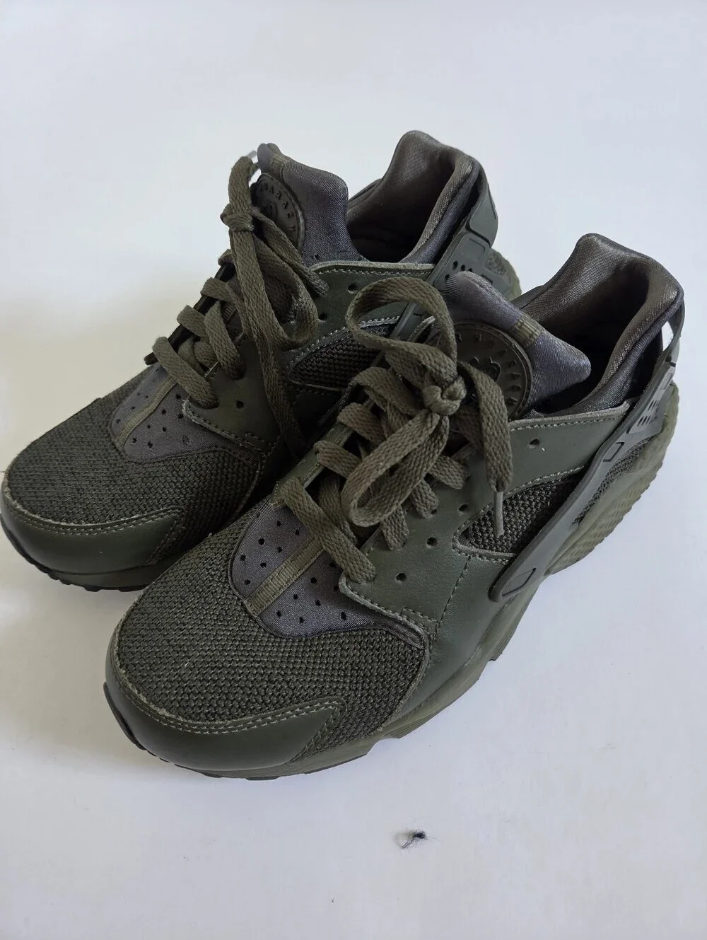 Nike Air Huarache Army olive cargo Green Size 9